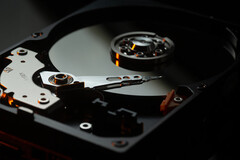 Las unidades de arranque HDD de los PC con Windows podrían ser sustituidas pronto por las SSD. (Fuente de la imagen: Unsplash)