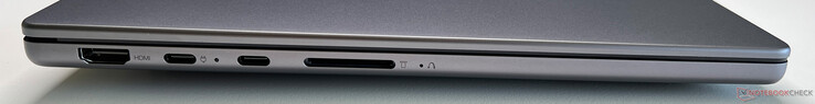 Izquierda: HDMI 2.1, 2x USB-C 4.0 (40 GBit/s, DisplayPort Alt Mode 2.1, Power Delivery 3.0), lector de tarjetas SD