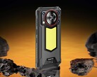 El teléfono inteligente Oukitel WP53 Pro ha llegado con una plétora de características de durabilidad para los entusiastas del camping y la aventura. (Fuente de la imagen: Oukitel)