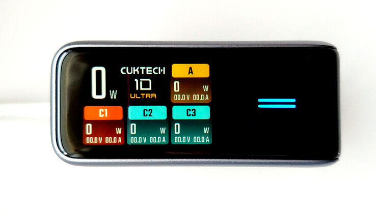 Pantalla superior en color y botón táctil.