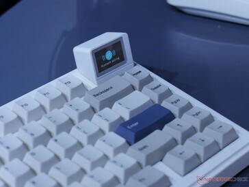 Epomaker también ofrece teclados con pantalla