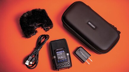 Kit de accesorios opcional con parabrisas personalizado (Fuente de la imagen: Zoom)