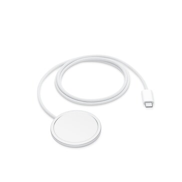 El cargador actualizado Qi2 25W MagSafe puede cargar los teléfonos iPhone 17 hasta el 50% de batería en 30 minutos. (Fuente de la imagen: Apple)