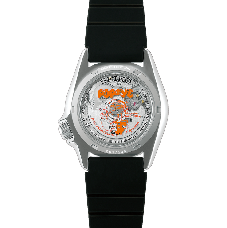 Vista trasera del Seiko 5 Sports x Popeye HDB013, en la que se aprecia su fondo de caja transparente con un diseño conmemorativo de Popeye y el mecanismo automático a la vista.