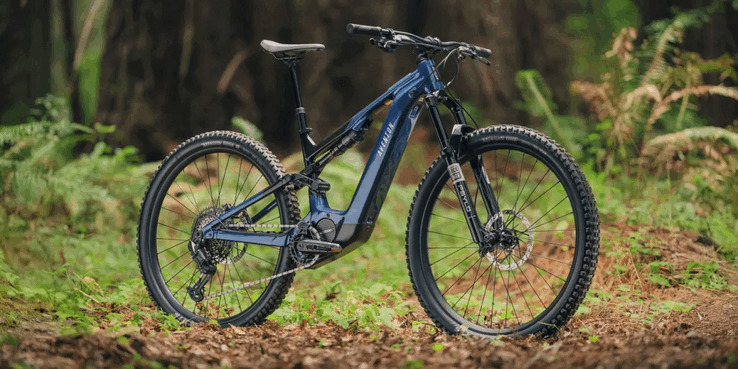 La Aventon Current ADV eMTB incorpora frenos de disco hidráulicos SRAM