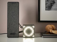 El IKEA SYMFONISK / FREKVENS combina un altavoz Wi-Fi con una luz que puede parpadear al ritmo de la música. (Fuente de la imagen: IKEA)