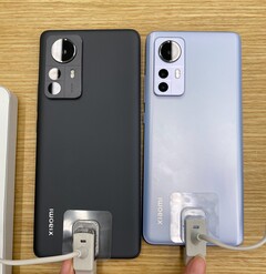 El Xiaomi 12 Pro y el Xiaomi 12. (Fuente: Shaorong Technology en Weibo)