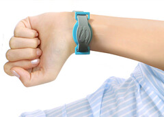 El wearable Sensiband Metal Allergy Test comprueba fácilmente las reacciones a 7 metales comunes en implantes médicos. (Fuente: Sensiband)