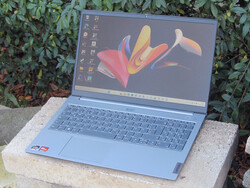 El Lenovo ThinkBook 15 G3 ACL (21A400B2GE), proporcionado por: