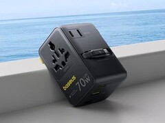 El adaptador universal de viaje Baseus EnerCore CG11 (en la imagen) ya está disponible en EE UU. (Fuente de la imagen: Baseus)