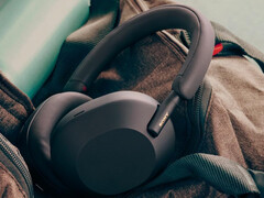 Sony aporta un nuevo diseño a la serie WH-1000X con su lanzamiento de quinta generación. (Fuente de la imagen: Sony) 