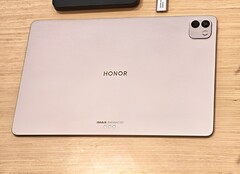 Se ha bromeado con una nueva variante de la tableta Honor MagicPac 3 Pro con una pantalla OLED de 12,3 pulgadas.