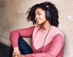 Se supone que los nuevos auriculares sobre oreja HD505 ofrecen un sonido de gama alta a precios de gama media (Fuente de la imagen: Sennheiser)