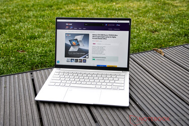 Ninkear S14 al aire libre (cielo nublado)