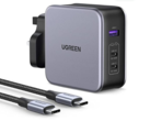 El cargador UGreen 140W PD3.1 Nexode es compacto, aproximadamente un 22% más pequeño que su equivalente en Apple. (Fuente de la imagen: UGreen)