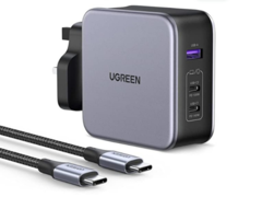 El cargador UGreen 140W PD3.1 Nexode es compacto, aproximadamente un 22% más pequeño que su equivalente en Apple. (Fuente de la imagen: UGreen)