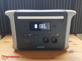 Estación de alimentación Anker 757 y panel solar Anker 625 en funcionamiento: Sistema autónomo para viajes