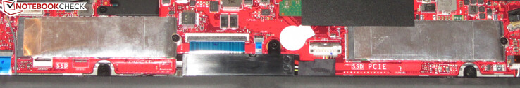 Dos SSDs NVMe forman una matriz RAID 0.