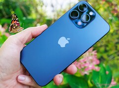 El Apple iPhone 15 Pro Max fue el smartphone más popular del mundo en el primer trimestre. (Imagen: Notebookcheck)
