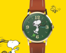 El reloj Peanuts x Timex Marlin Hand-Wound cuenta con una esfera verde y unas divertidas manecillas con motivos de tenis.