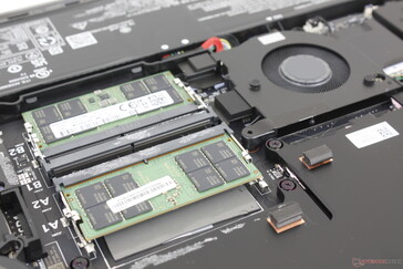 Cuatro ranuras SODIMM