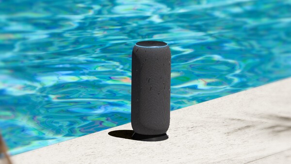 La clasificación IP67 de resistencia al polvo y al agua del Moto Sound Flow significa que puede llevárselo a la piscina o a la playa sin preocuparse. (Fuente de la imagen: Motorola)