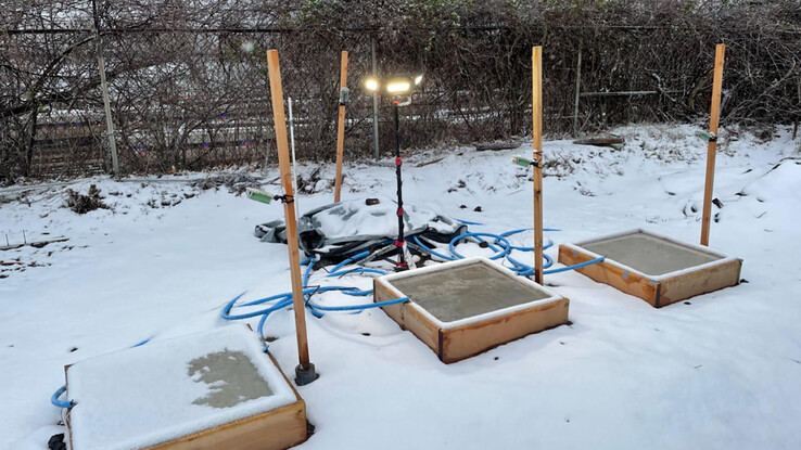 Losas de hormigón de diferentes composiciones se calientan para derretir la nieve (imagen: Drexel News)