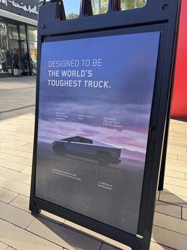 Tesla parece insegura sobre el exoesqueleto del Cybertruck en este anuncio