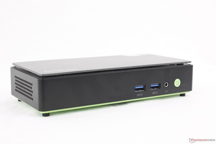 Frontal: 2x USB-A 3.2 Gen. 2, combo de 3,5 mm, botón de encendido