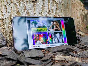 El Samsung Galaxy A56 en exteriores