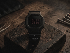 El reloj Casio G-Shock DW-5600UMC26-1DR, fruto de una colaboración y totalmente negro, que se muestra en la imagen.