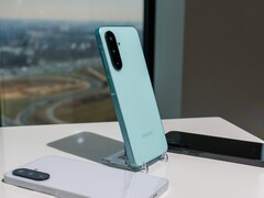El Samsung Galaxy A26 5G está disponible en blanco, negro y verde menta. (Fuente de la imagen: Daniel Schmidt)