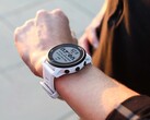 El reloj inteligente Garmin Forerunner 945 LTE (en la imagen) recibe una nueva actualización. (Fuente de la imagen: Garmin)
