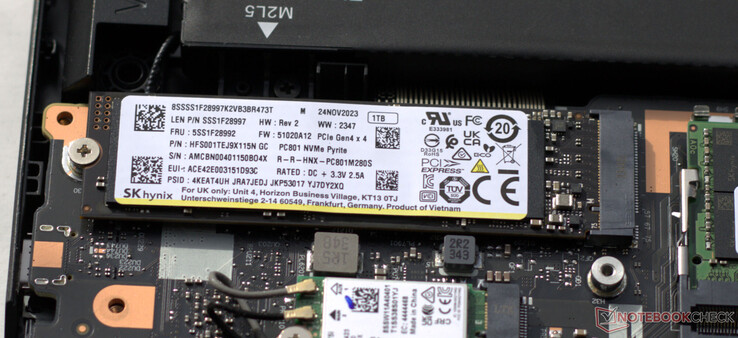 Una unidad SSD PCIe 4.0 sirve como unidad del sistema.
