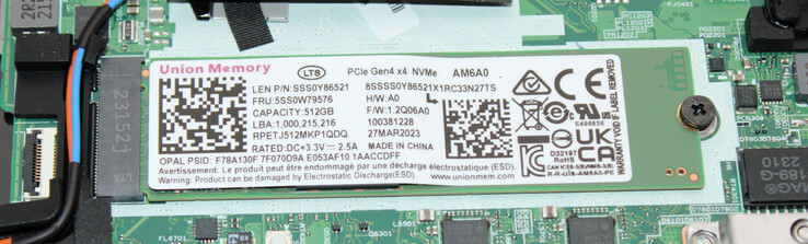 Un SSD PCIe 4 sirve como almacenamiento del sistema.