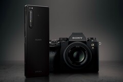 Como es lógico, las capacidades de las cámaras del Xperia 1 II no pueden igualar a las de su serie profesional Alpha. (Fuente de la imagen: Sony)