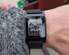 Smartwatch Pebble Core 2 Duo ejecutando la watchface Weather Land de Reno. (Fuente de la imagen: blog de Eric Migicovsky)