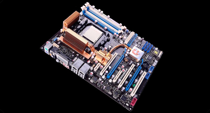 La placa base ROG Crosshair original, cuyo nombre en clave es «Pluto»