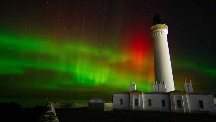 Auroras sobre el faro de Covesea, Escocia (Crédito de la imagen: Scott Mellis vía Space.com)