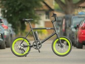 La bicicleta Mini de Boost (en la imagen) puede ser eléctrica o a pedales. (Fuente de la imagen: Boost)