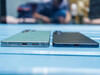 Comparación de alturas: Samsung Galaxy S25 Ultra (izquierda, 8,2 milímetros) y Samsung Galaxy S25 Edge (derecha, 5,8 milímetros) 