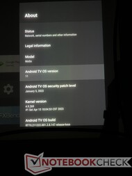 El Mogo 2 Pro funciona con Android 11 y ha recibido algunas actualizaciones durante el periodo de pruebas. (Este proyector está ejecutando la versión lista para usar de Android TV 11 en esta foto)