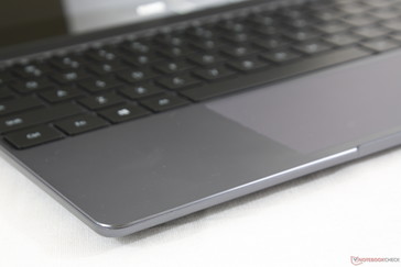 El mismo material y textura unibody de metal que el más caro MateBook X Pro