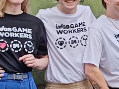 Empleados despedidos de Rockstar lucen camisetas en apoyo a su batalla legal.