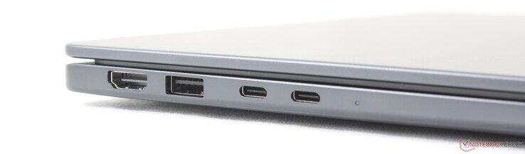 Izquierda: HDMI 2.1, USB-A 3.2 Gen. 1 (1 Gbps), 2 puertos USB-C Thunderbolt 4 con DisplayPort 2.1 + Power Delivery, lector de tarjetas inteligentes (opcional)