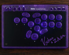 8BitDo Arcade Controller Transparent Purple Edition admite la limpieza SOCD y el bloqueo de torneos.