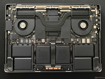 Distribución interna MacBook Pro 14 M3 Max