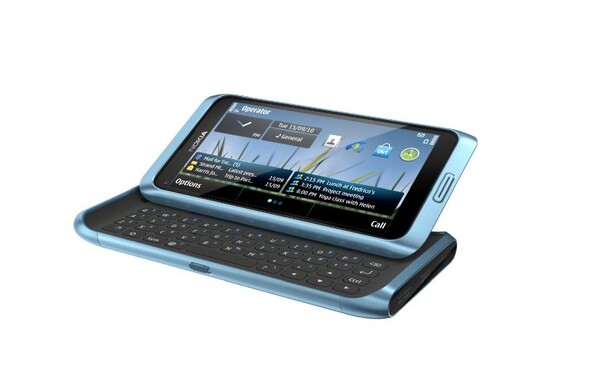 El Nokia E7 se lanzó con Symbian^3 pero obtuvo una actualización a Nokia Belle OS. (Fuente de la imagen: Nokia vía Facebook)