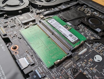 2 ranuras SODIMM accesibles