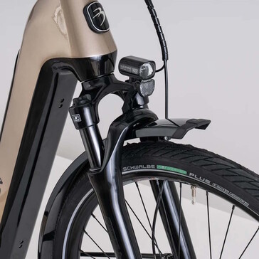 La horquilla de suspensión ofrece un recorrido de 63 milímetros.